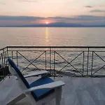 Al Mare بيت للعطل *